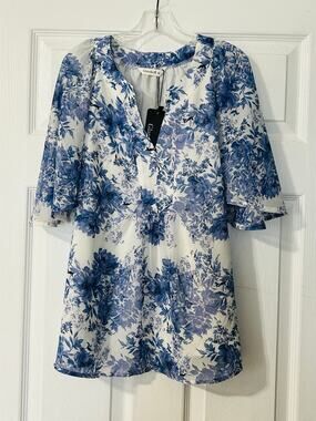 Glamaker white/blue floral blouse size M #floral #workwear